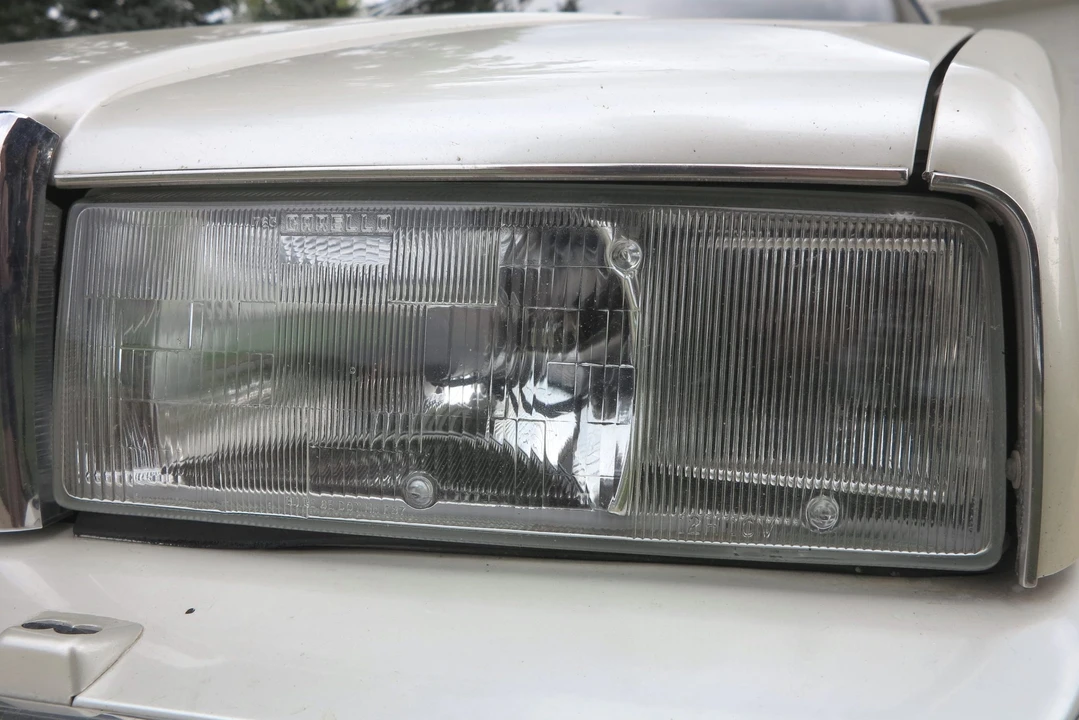 1987 Cadillac Allante - Image 16 of 31