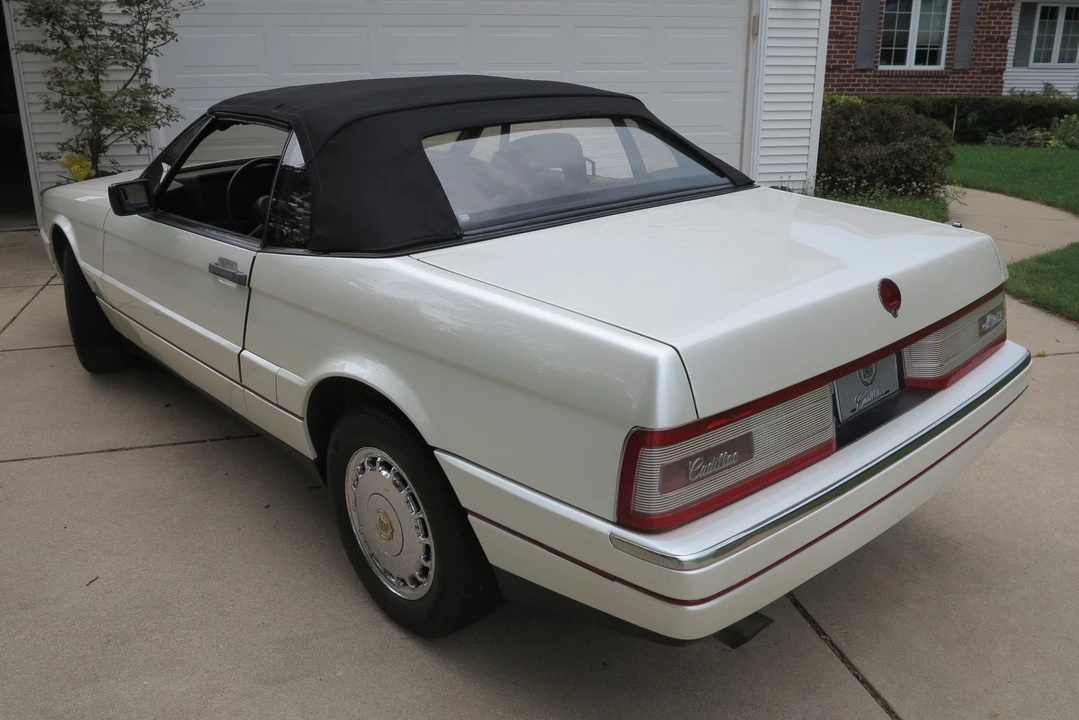 1987 Cadillac Allante - Image 8 of 31