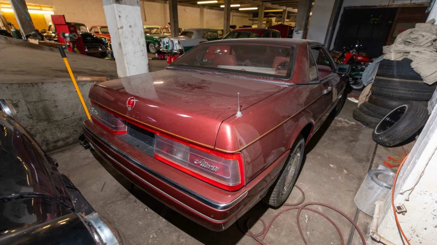 1987 Cadillac Allante - Image 12 of 18