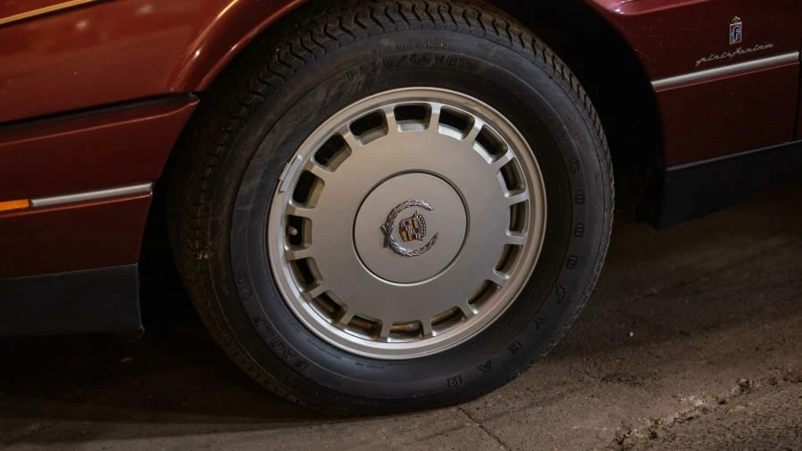 1987 Cadillac Allante - Image 13 of 18