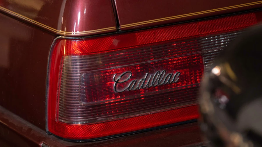 1987 Cadillac Allante - Image 15 of 18