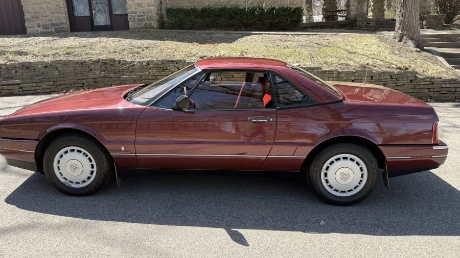 1987 Cadillac Allante - Image 9 of 31