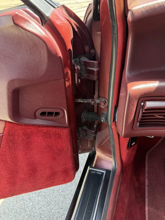 1987 Cadillac Allante - Image 22 of 31