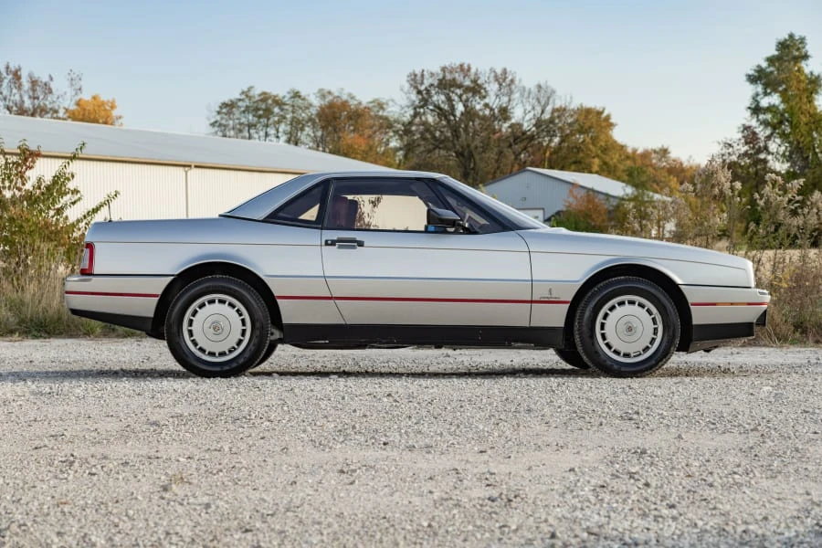 1987 Cadillac Allante - Image 13 of 31