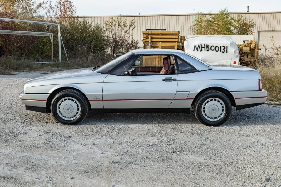 1987 Cadillac Allante - Image 2 of 31