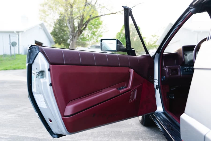 1987 Cadillac Allante - Image 10 of 23