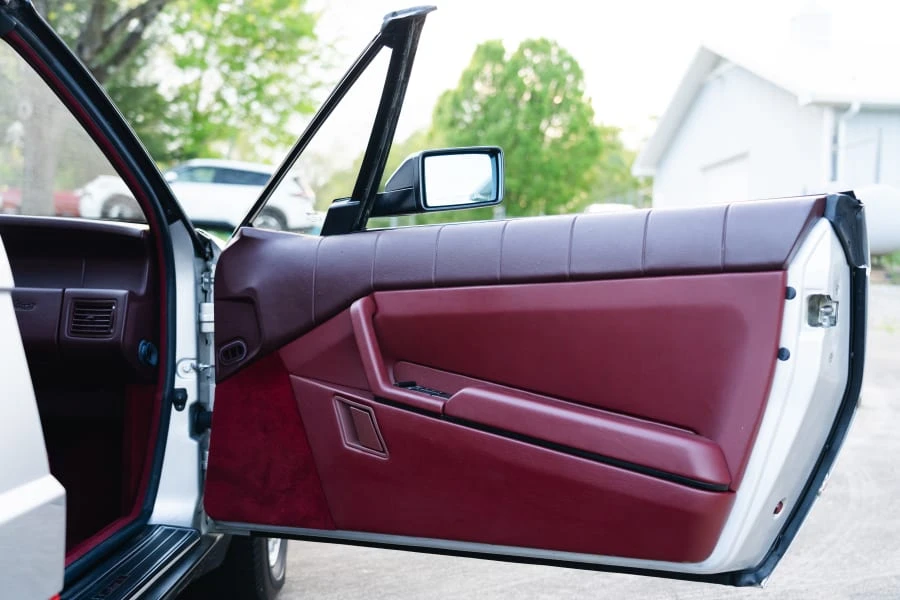 1987 Cadillac Allante - Image 11 of 23
