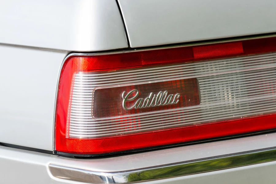 1987 Cadillac Allante - Image 10 of 19