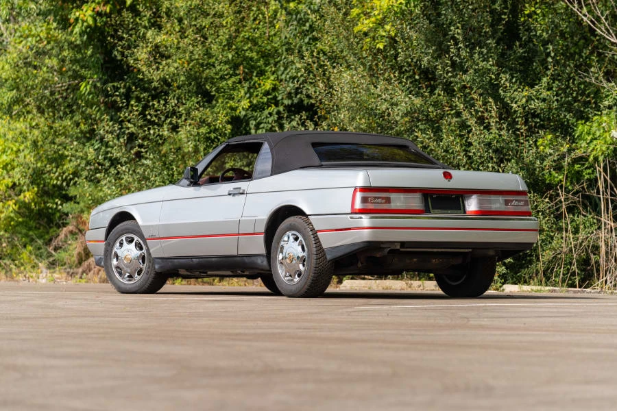 1987 Cadillac Allante - Image 12 of 19