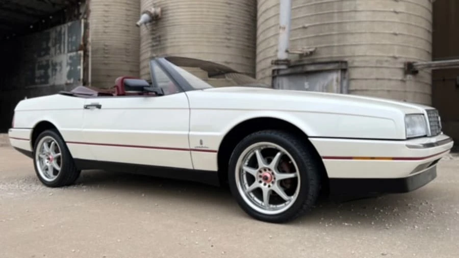 1987 Cadillac Allante - Image 22 of 31