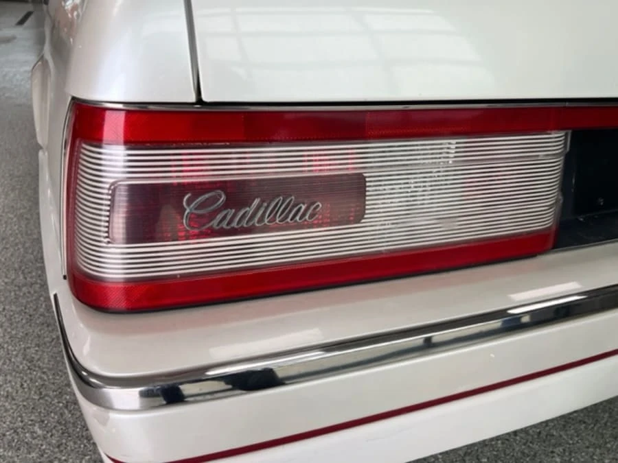 1987 Cadillac Allante - Image 31 of 31