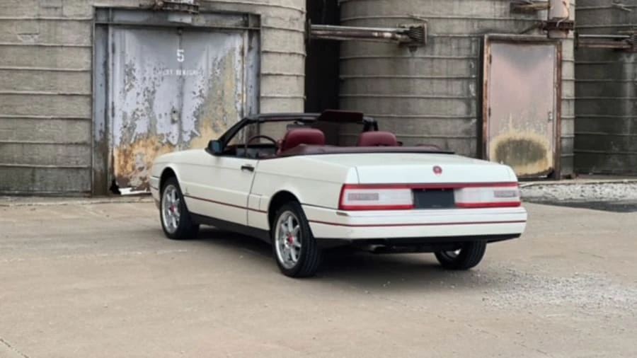 1987 Cadillac Allante - Image 9 of 31