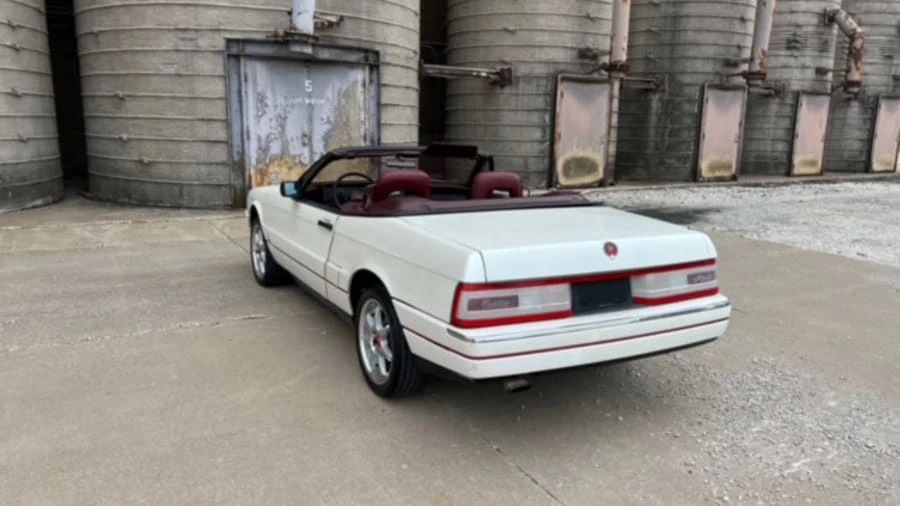 1987 Cadillac Allante - Image 8 of 31