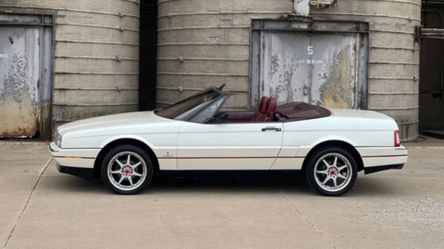 1987 Cadillac Allante - Image 3 of 31