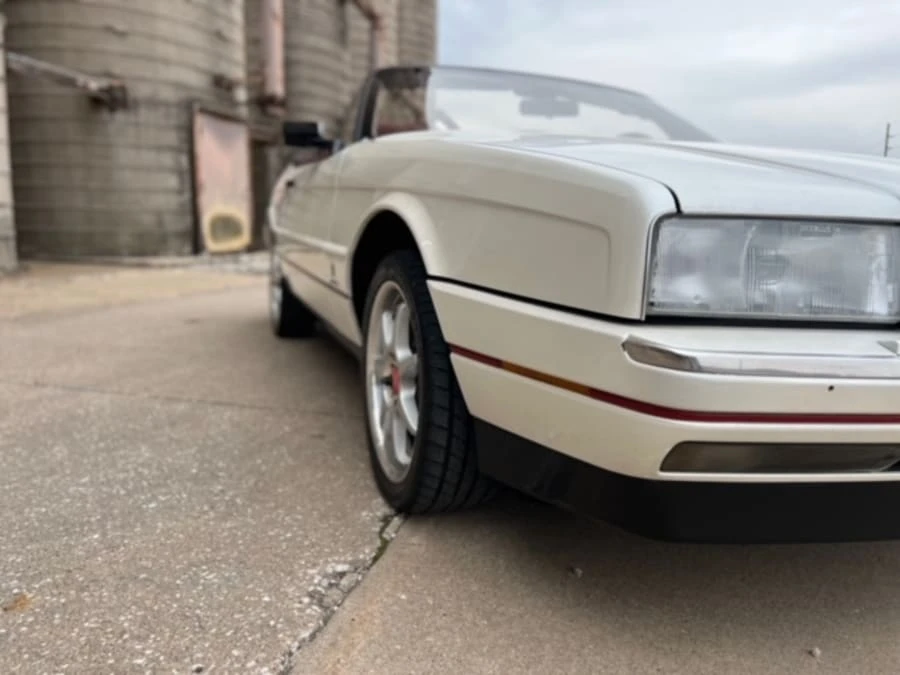 1987 Cadillac Allante - Image 30 of 31