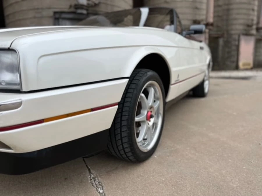 1987 Cadillac Allante - Image 29 of 31