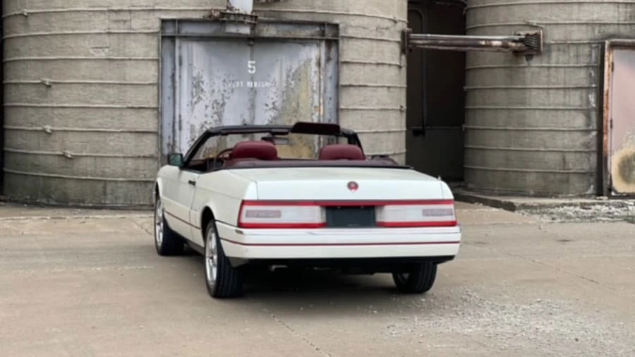 1987 Cadillac Allante - Image 25 of 31