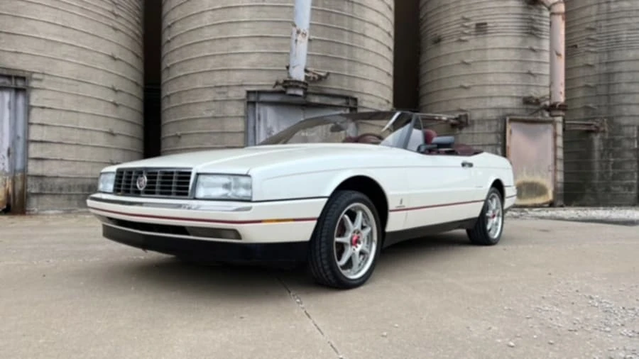 1987 Cadillac Allante - Image 11 of 31