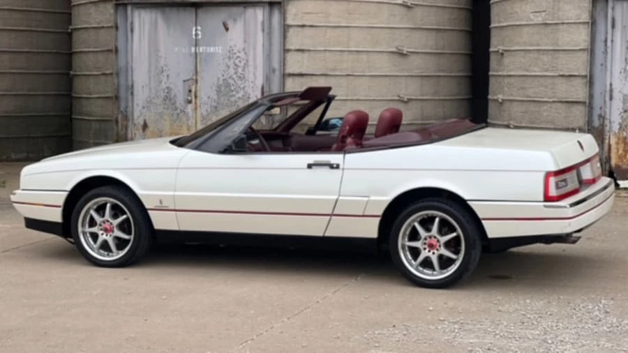1987 Cadillac Allante - Image 19 of 31