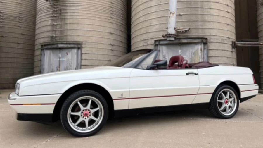 1987 Cadillac Allante - Image 16 of 31