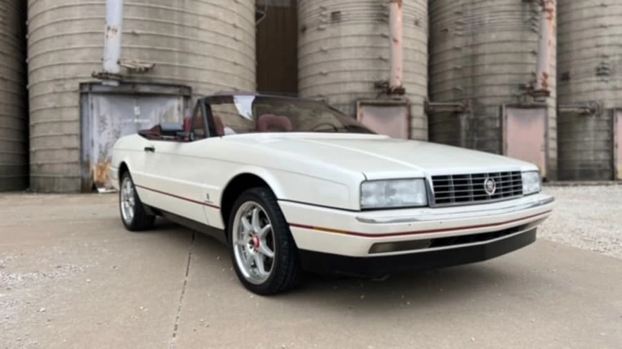 1987 Cadillac Allante - Image 18 of 31