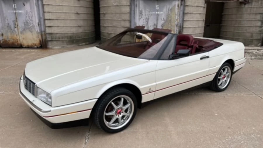 1987 Cadillac Allante - Image 10 of 31