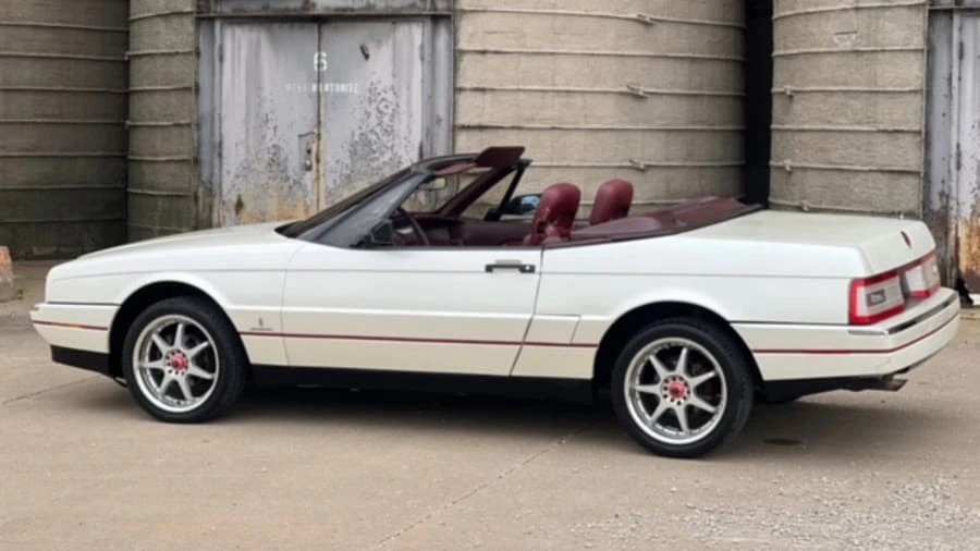 1987 Cadillac Allante - Image 7 of 31