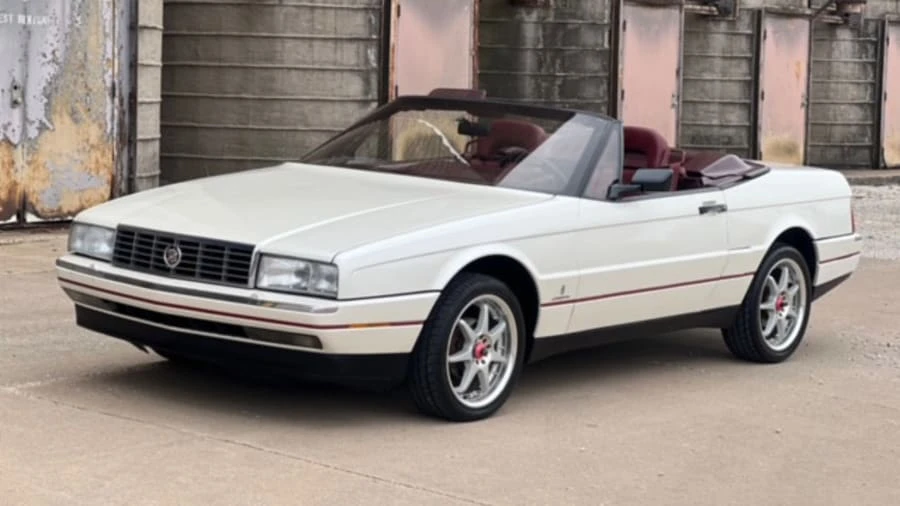 1987 Cadillac Allante - Image 13 of 31