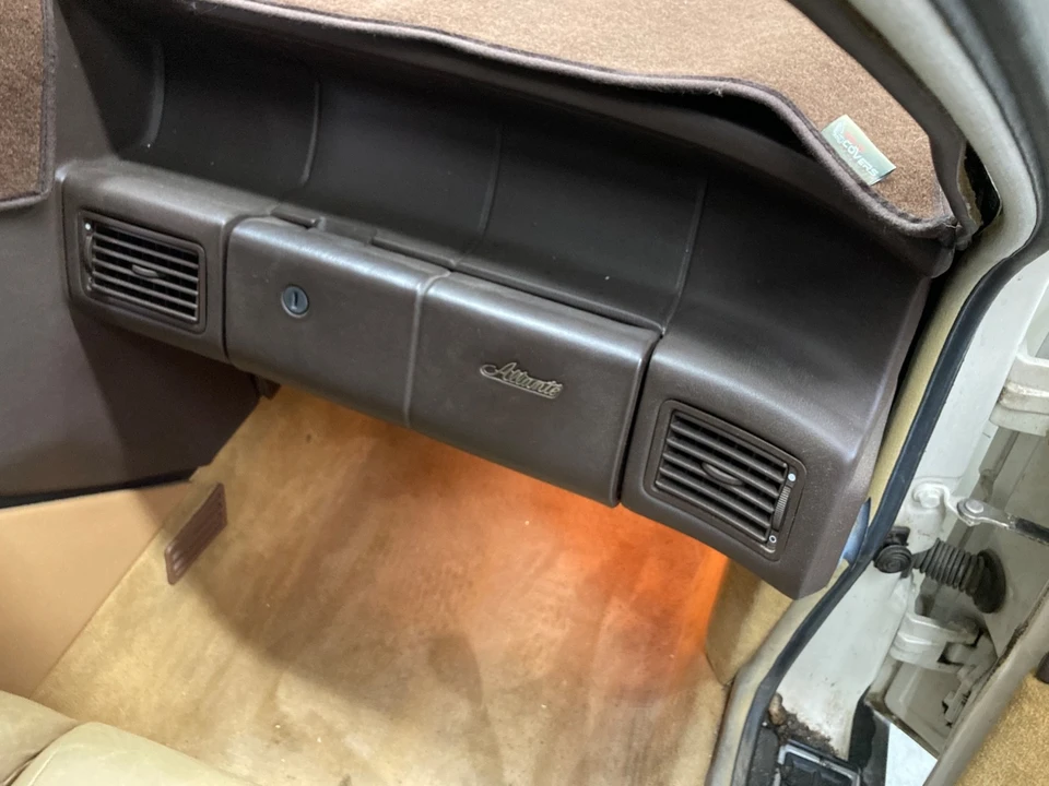 1987 Cadillac Allante - Image 12 of 25
