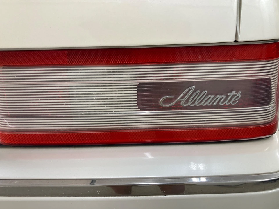 1987 Cadillac Allante - Image 15 of 25