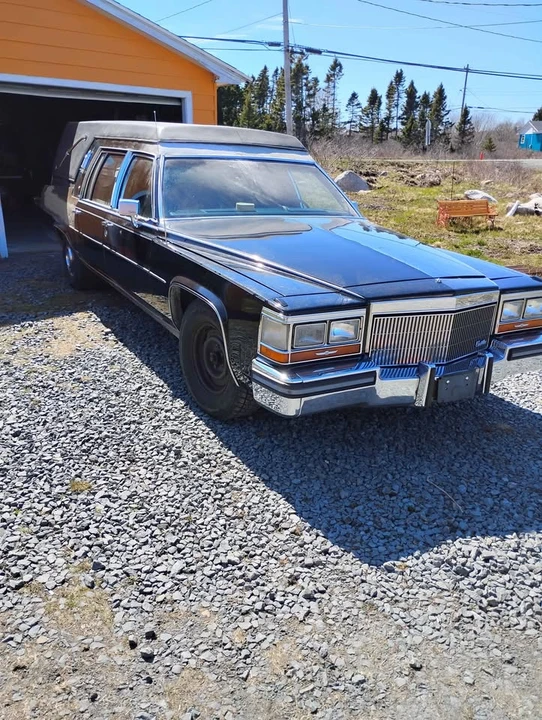 1987 Cadillac Brougham - Image 3 of 8