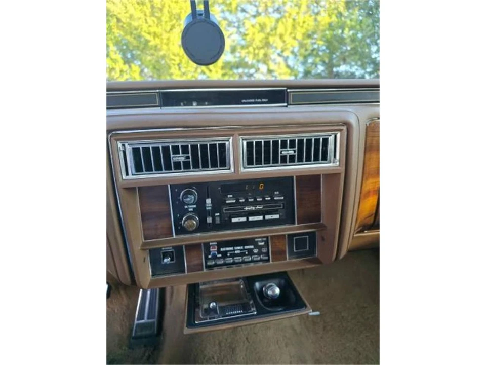 1987 Cadillac Brougham - Image 4 of 14