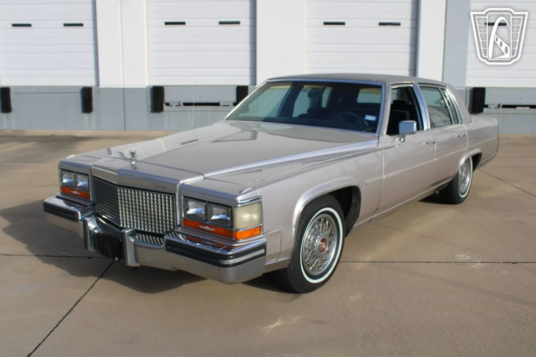 1987 Cadillac Brougham - Image 4 of 12