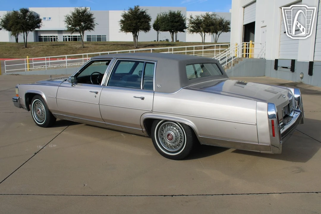 1987 Cadillac Brougham - Image 11 of 12
