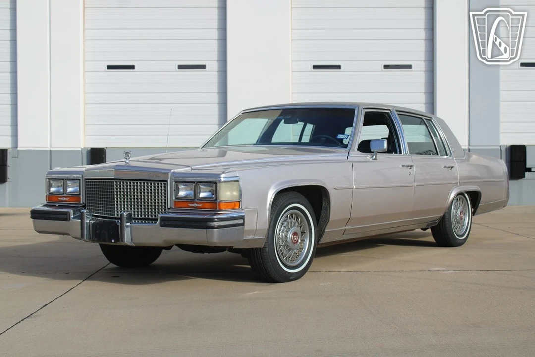 1987 Cadillac Brougham - Image 3 of 12
