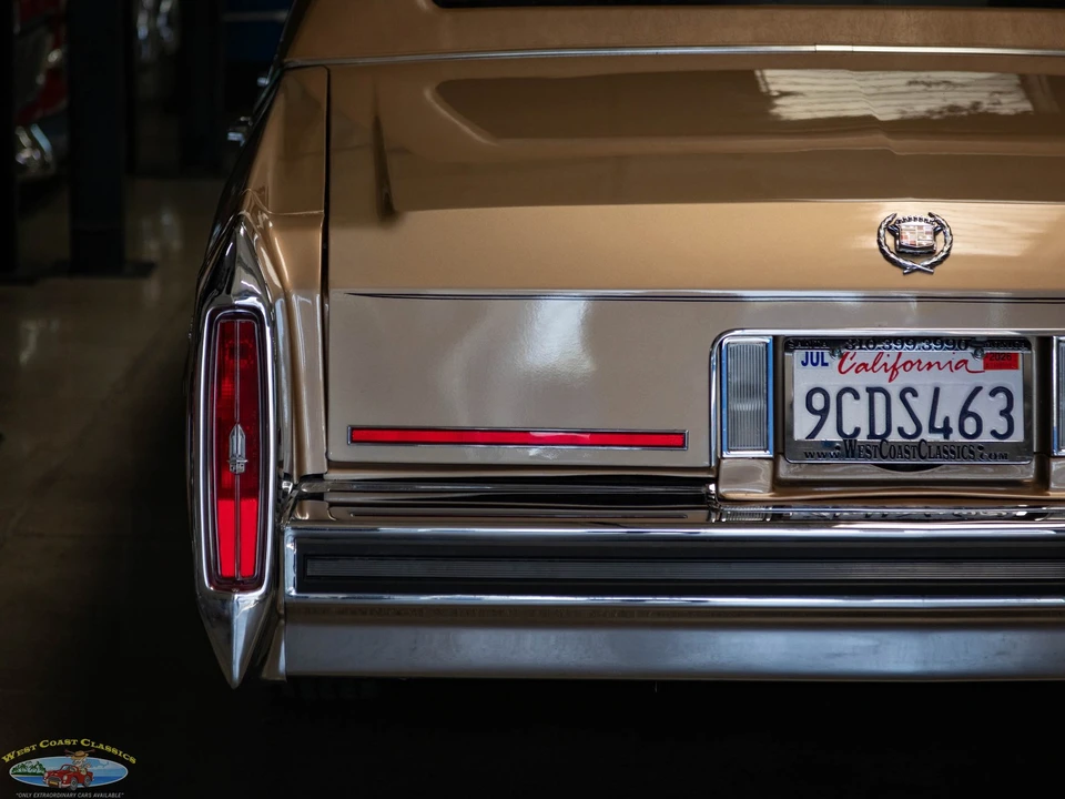 1987 Cadillac Brougham - Image 19 of 21