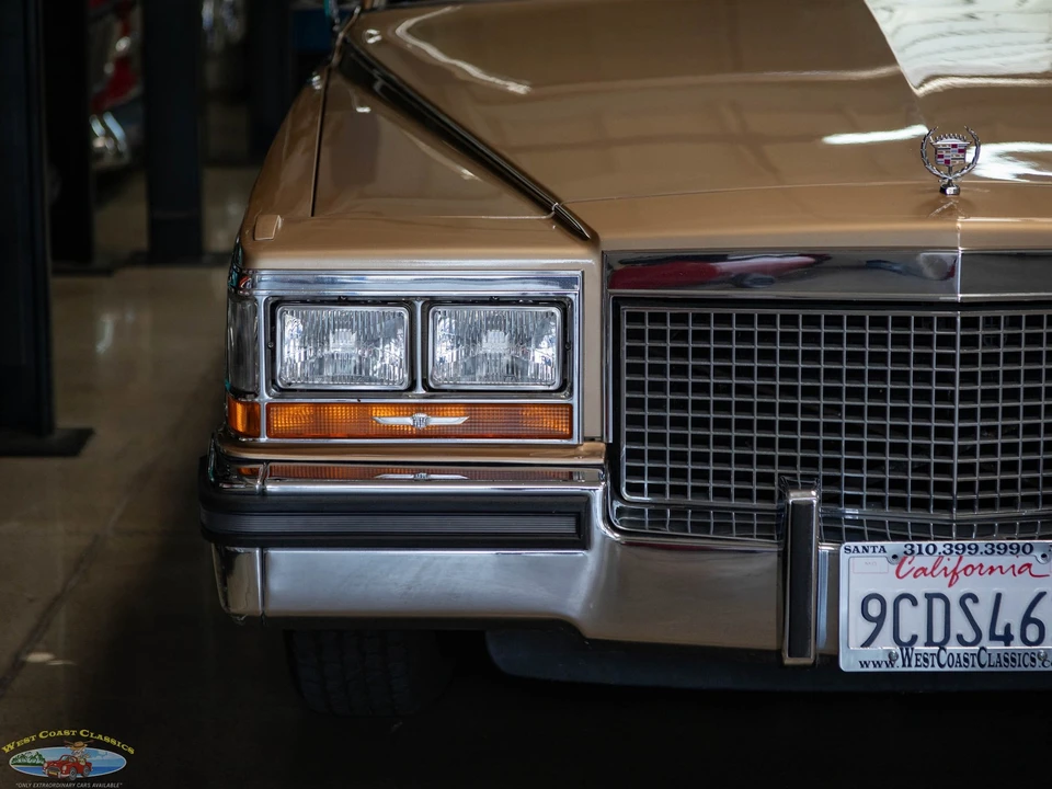1987 Cadillac Brougham - Image 15 of 21