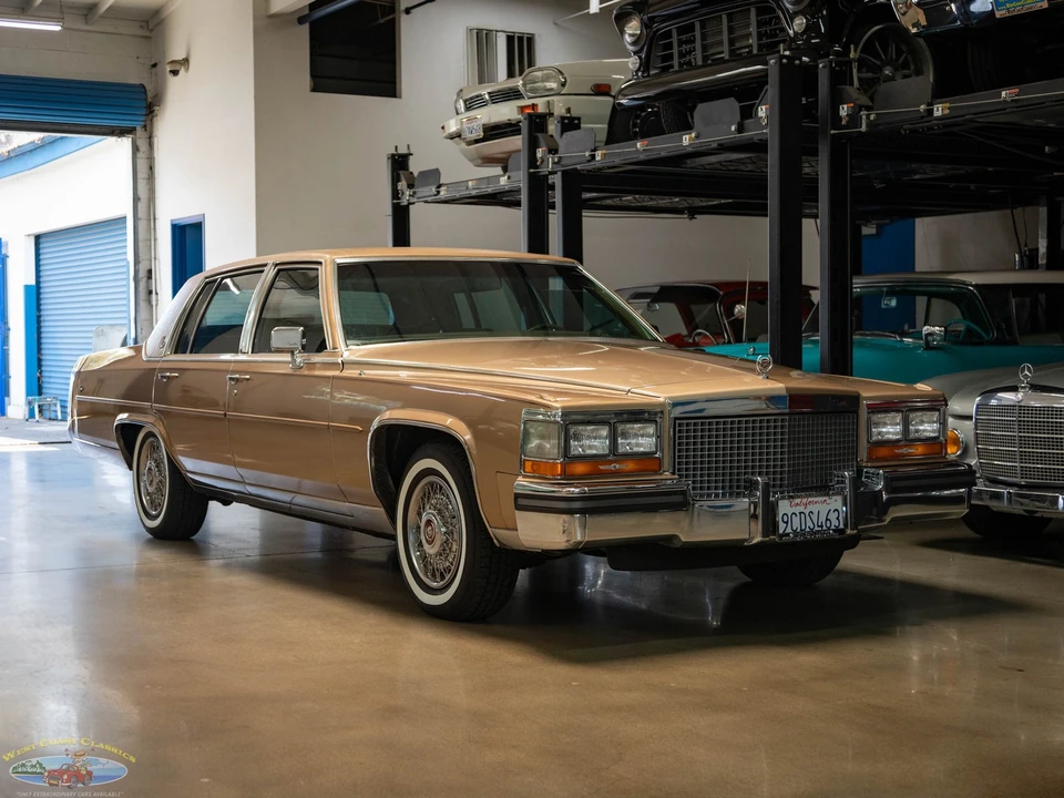 1987 Cadillac Brougham - Image 11 of 21