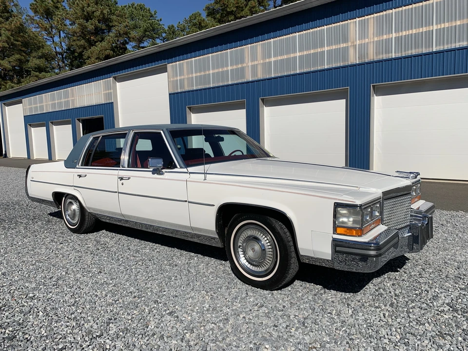 1987 Cadillac Brougham - Image 29 of 31