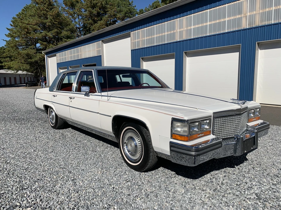 1987 Cadillac Brougham - Image 28 of 31