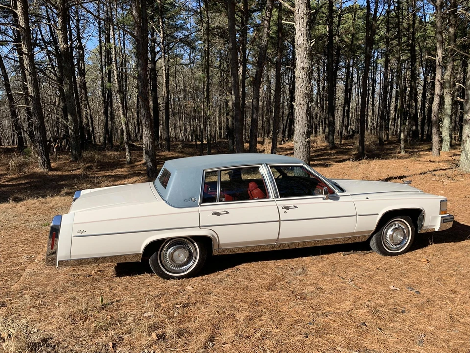 1987 Cadillac Brougham - Image 9 of 31
