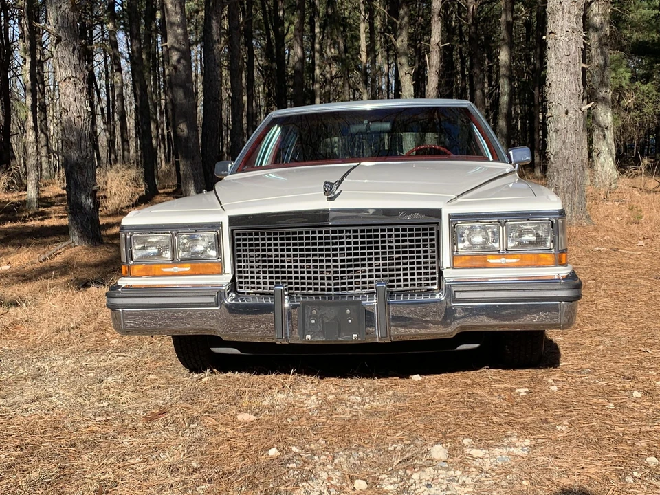 1987 Cadillac Brougham - Image 2 of 31
