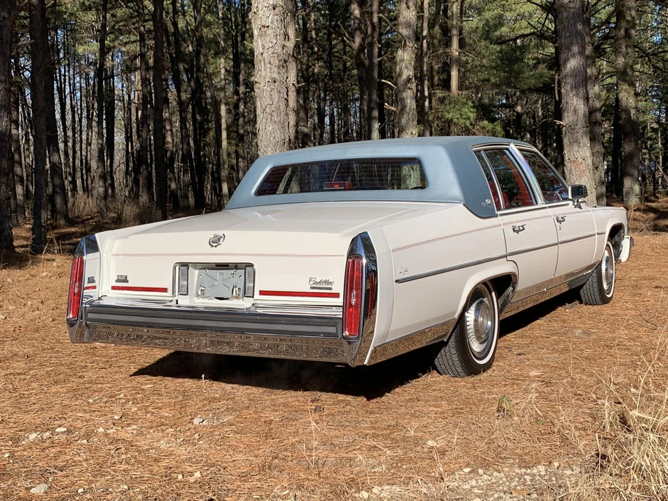 1987 Cadillac Brougham - Image 12 of 31