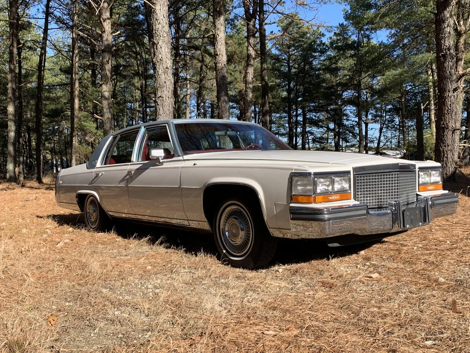 1987 Cadillac Brougham - Image 5 of 31