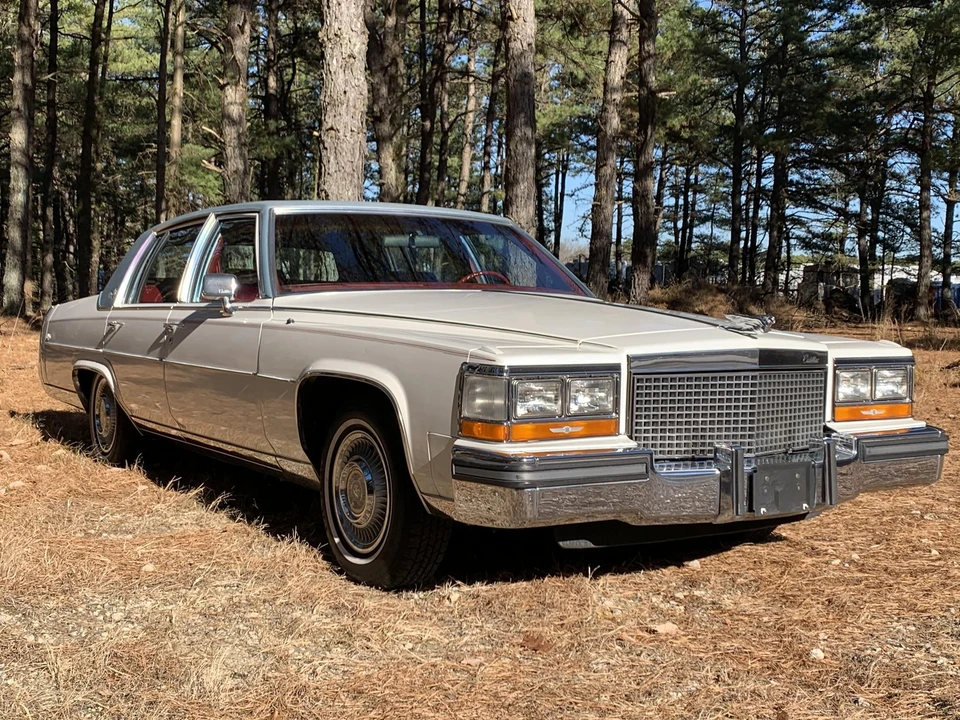 1987 Cadillac Brougham - Image 4 of 31
