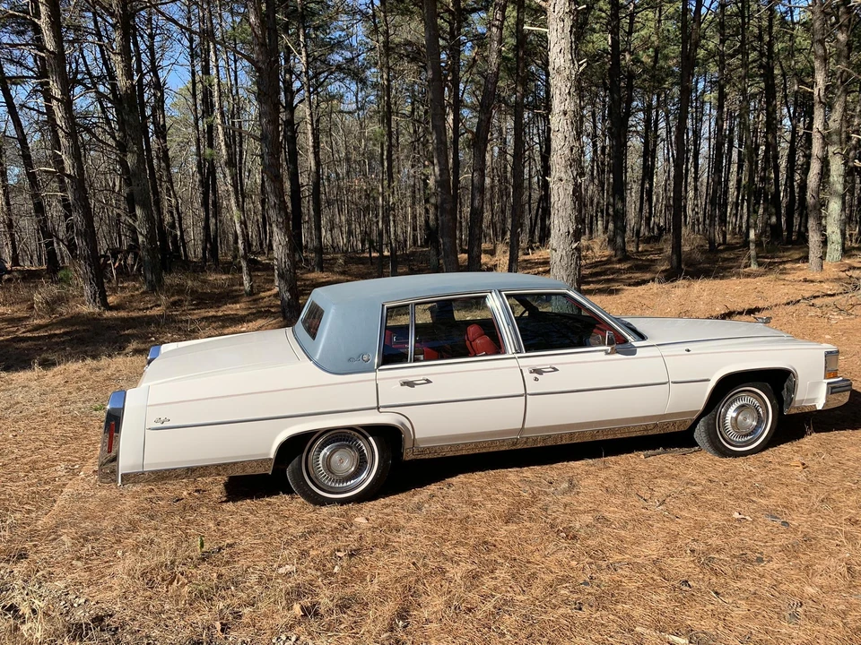1987 Cadillac Brougham - Image 10 of 31