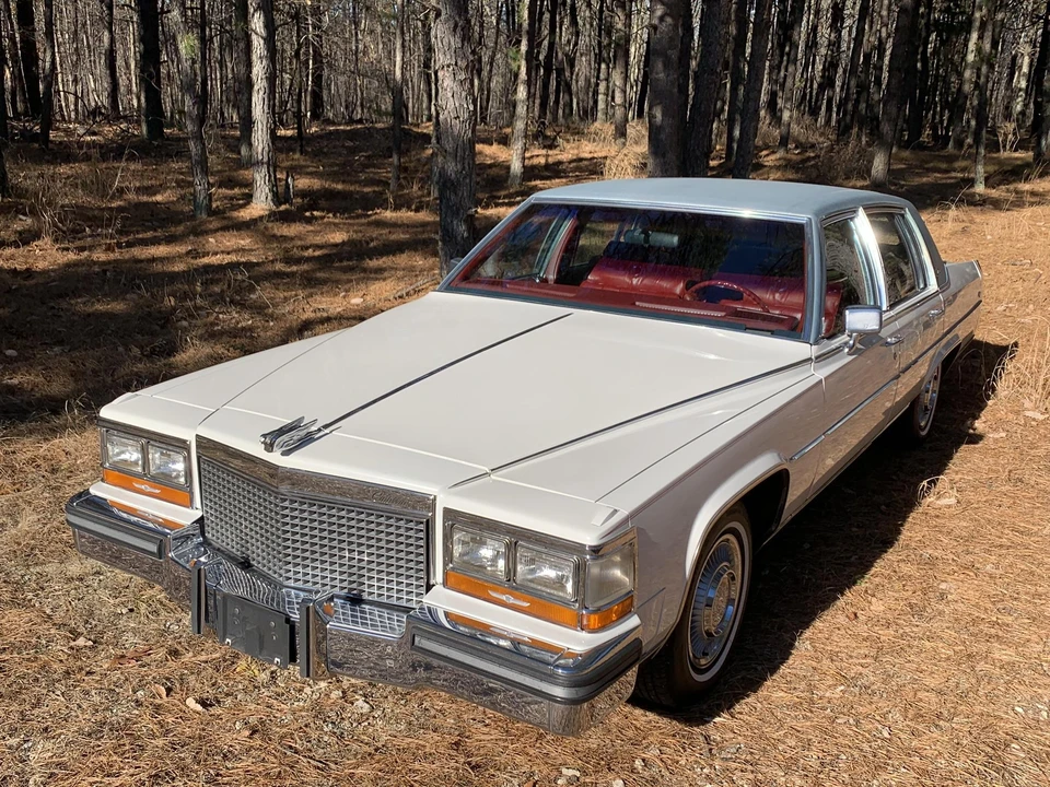 1987 Cadillac Brougham - Image 22 of 31