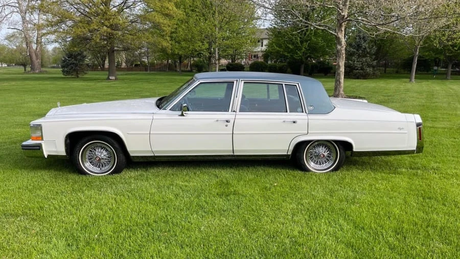 1987 Cadillac Brougham - Image 20 of 31