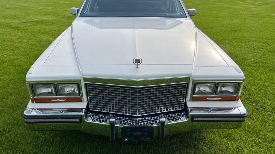 1987 Cadillac Brougham - Image 10 of 31