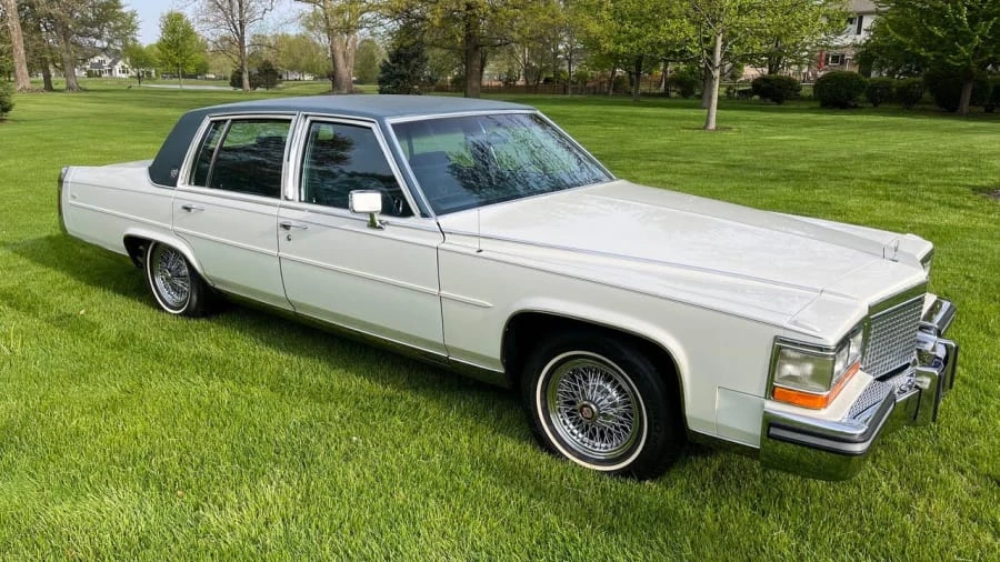 1987 Cadillac Brougham - Image 4 of 31